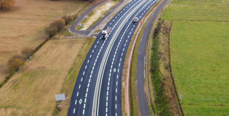 Contournement de Fargues-Saint-Hilaire et la voie réservée au covoiturage signalisée par un losange