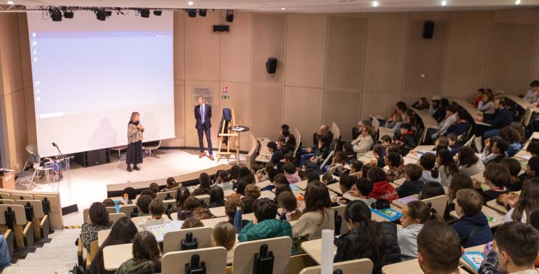 Intervention de Sophie Piquemal dans l'amphithéâtre Badinter 