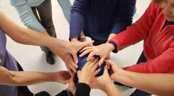 Femmes participant à l’atelier sportif seniors